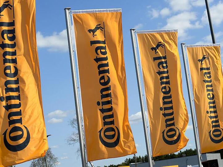 Der Autozulieferer Continental kämpft mit massiven Einbußen im schwierigen Corona-Jahr.
