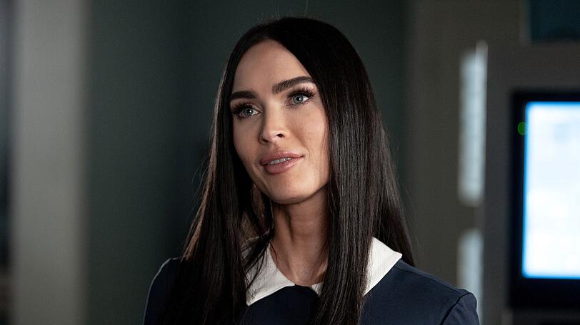 KI-Haushaltshilfe Alice (Megan Fox) erweist sich zun&auml;chst als sehr hilfreich, dann als m&ouml;rderisch.