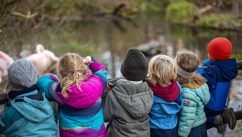 Für kleine Besucher ist am Weltkindertag im Tierpark Hellabrunn jede Menge geboten. Für kleine Besucher ist am Weltkindertag im Tierpark Hellabrunn jede Menge geboten.