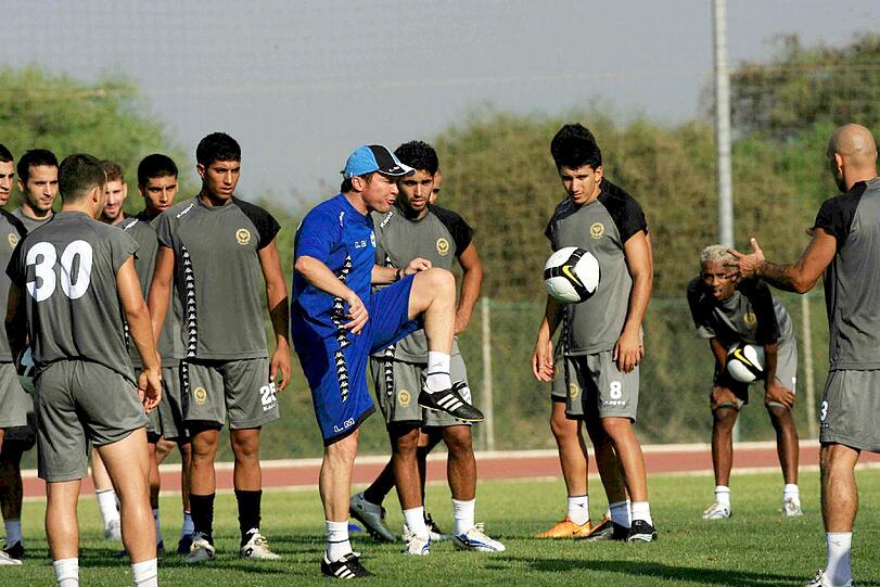 Ende April 2009 gab Maccabi Netanya bekannt, dass der bis 2010 datierte Vertrag mit Lothar Matthäus zum Saisonende aufgelöst werde. Grund hierfür war nach offiziellen Angaben die wirtschaftliche Situation des Vereins.