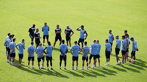 Viele Verträge laufen aus, daher steht die Zukunft manches Löwen-Profis noch in den Sternen: Die Mansnchaft des TSV 1860.