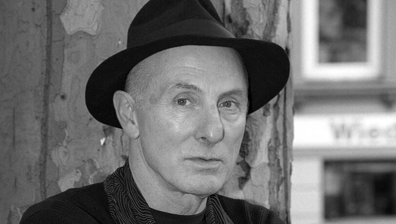 Herbert Achternbusch ist im Alter von 83 Jahren gestorben. Herbert Achternbusch ist im Alter von 83 Jahren gestorben.