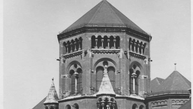 Die frühere Hauptsynagoge am Lenbachplatz – 1938 von den Nazis zerstört. Die frühere Hauptsynagoge am Lenbachplatz – 1938 von den Nazis zerstört.