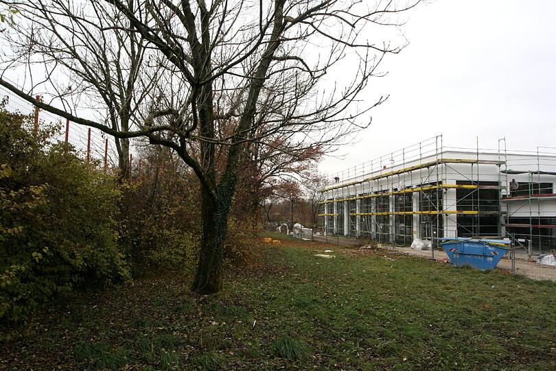 Das Harlachinger Bad ist komplett erneuert worden. Ende 2012 hatte sich die AZ auf der Baustelle umgesehen.