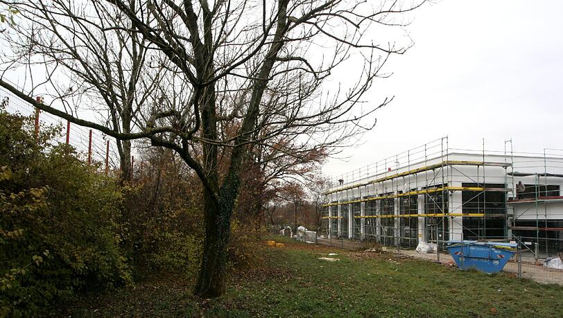 Das Harlachinger Bad ist komplett erneuert worden. Ende 2012 hatte sich die AZ auf der Baustelle umgesehen.