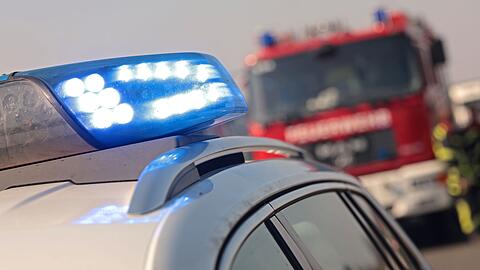 Ein 20-J&auml;hriger musste von der Polizei und der Feuerwehr von seinem Dach gerettet werden. (Symbolbild)