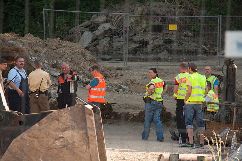 Alarm in Teisendorf: Ein verdächtiger Gegenstand sorgte an einer Baustelle für Aufregung. Eine Bombe? Der Kampfmitteldienst gab aber Entwarnung.