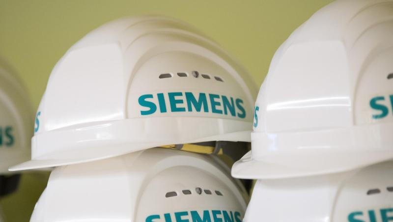 Trotz des getrübten Umfeldes steigerte Siemens aber den Umsatz um 4 Prozent auf rund 21,3 Milliarden Euro. Trotz des getrübten Umfeldes steigerte Siemens aber den Umsatz um 4 Prozent auf rund 21,3 Milliarden Euro.