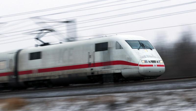 Passagierrekord: 2018 fuhren trotz Zugausfällen und Verspätungen rund 148 Millionen Reisende mit Fernverkehrszügen. Passagierrekord: 2018 fuhren trotz Zugausfällen und Verspätungen rund 148 Millionen Reisende mit Fernverkehrszügen.