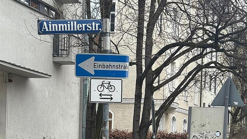 Die Ausdehnungen der Vermüllung seien in einem weiteren Umgriff der Hohenzollernstraße-Ainmillerstraße bis zur Leopoldstraße festzustellen, findet die CSU/FW-Fraktion.