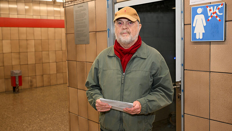Ulrich Gammel ist der „Toilettenbeauftragte“ beim Münchner Seniorenbeirat. Ein von Senioren gewähltes Gremium, das die Stadtverwaltung berät und eigene Anträge stellen kann. Ulrich Gammel ist der „Toilettenbeauftragte“ beim Münchner Seniorenbeirat. Ein von Senioren gewähltes Gremium, das die Stadtverwaltung berät und eigene Anträge stellen kann.