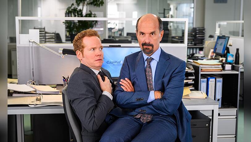 Bernd Stromberg (Christoph Maria Herbst, r.) und Lars Lehnhoff (Laurens Walter) sind ab 4. Dezember im Kino zu sehen-