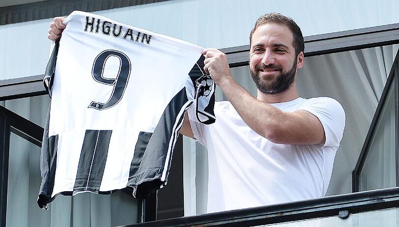 Platz 8: Gonzalo Higuain (Argentinien) wechselte 2016 für 90 Millionen Euro vom SSC Neapel zu Juventus Turin