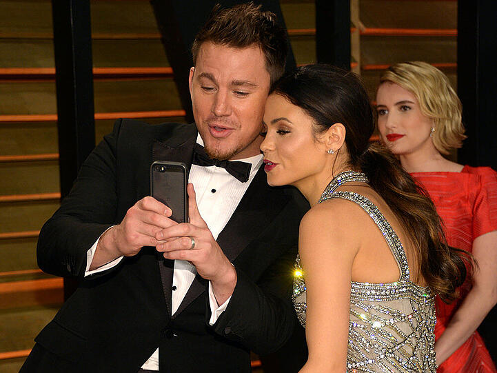 Ob Schauspieler Channing Tatum gerade einem Freund ein "Yo" schickt?