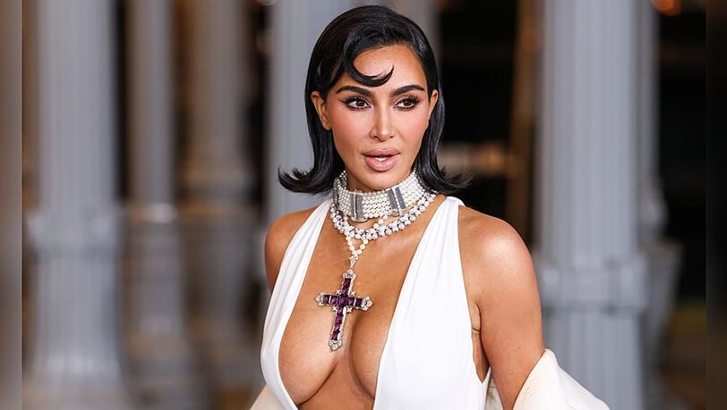 Kim Kardashian prägte mit ihrem Look in den letzten Jahren das Schönheitsideal - das scheint sich nun langsam zu wandeln.