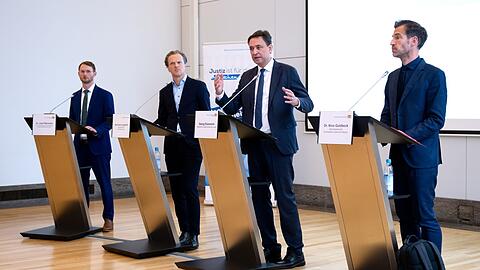 Privatanleger sollen im Internet vorsichtig sein, warnt Bayerns Justizminister Georg Eisenreich.