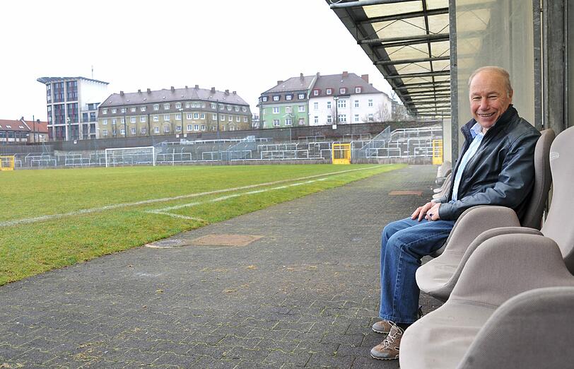 21.02.1990 - 31.05.1992: Karsten Wettberg hatte bei den Löwenfans den Spitznamen König von Giesing. In der Saison 1990/91 gelang ihm der Aufstieg in die 2. Bundesliga.