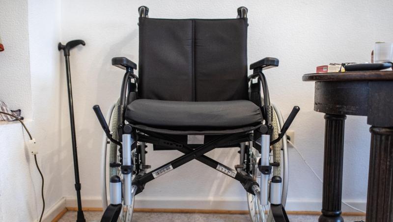 Die Menschen werden älter - und damit steigt die Wahrscheinlichkeit der Pflegebedürftigkeit. Die Menschen werden älter - und damit steigt die Wahrscheinlichkeit der Pflegebedürftigkeit.