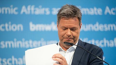 Bundeswirtschaftsminister Robert Habeck (Grüne) will das Gebäudeenergiegesetz noch vor der parlamentarischen Sommerpause verabschieden.