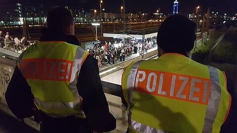 Zur Wiesn-Zeit hat die Bundespolizei an den Münchner Bahnhöfen viel zu tun, nicht nur an der Hackerbrücke.