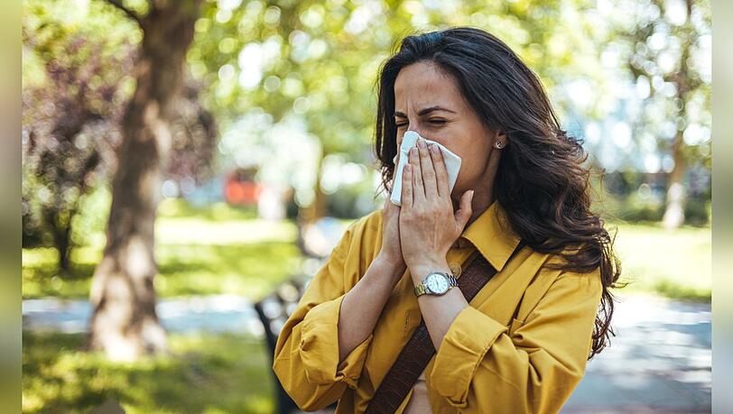 Die Heuschnupfen-Saison wird aufgrund der Klimakatstrophe immer länger. Die Heuschnupfen-Saison wird aufgrund der Klimakatstrophe immer länger.