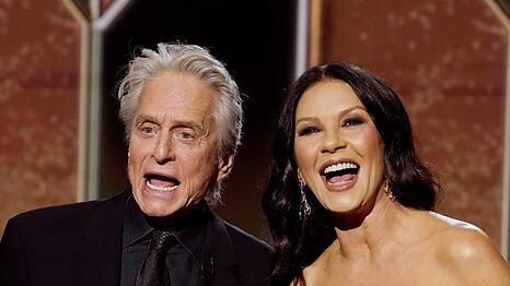 Michael Douglas und Catherine Zeta-Jones haben im November ihre Silberne Hochzeit gefeiert. In dem Monat soll sie auch zum ersten Mal die neue Wohnung in Rom besichtigt haben.