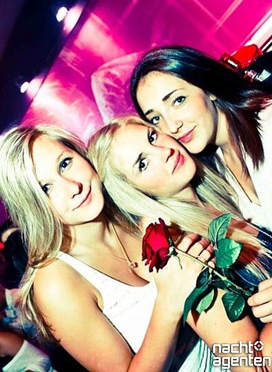 6 Jahre Privilege-Clubbing in der Klangwelt (Samstag 26.11. 2011). Noch mehr Fotos sehen sie unter: www.nachtagenten.de.