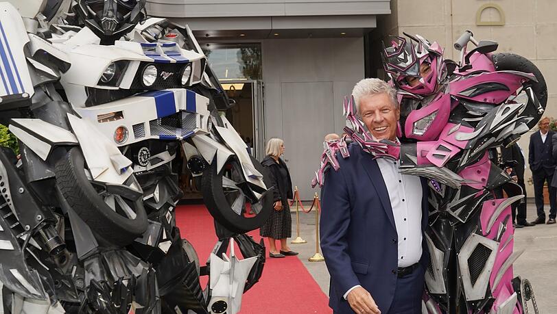 Knuddelstimmung bei Oberbürgermeister Dieter Reiter (SPD). Knuddelstimmung bei Oberbürgermeister Dieter Reiter (SPD).