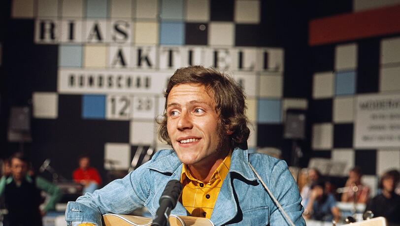 Von 1977 bis 1987 war Thilos selbst gesungene und auf der Gitarre begleitete Version des "Benjamin Blümchen"-Titellieds zu hören. (Archivbild) Von 1977 bis 1987 war Thilos selbst gesungene und auf der Gitarre begleitete Version des "Benjamin Blümchen"-Titellieds zu hören. (Archivbild)