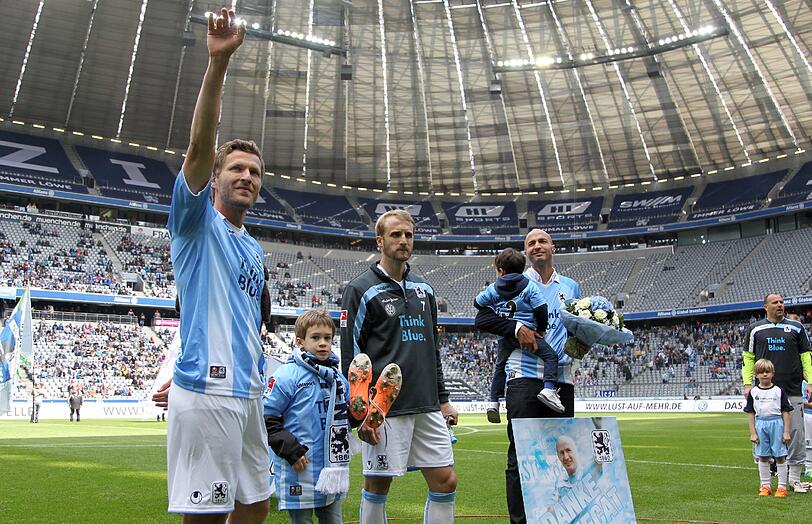 Benny Lauth, Daniel Bierofka und Necat Aygün werden verabschiedet beim TSV 1860 München.