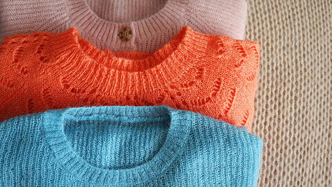 Wenn der Lieblingswollpullover beim Waschen eingeht, ist noch nicht alles verloren. (Symbolbild)