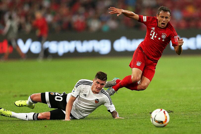 RAFINHA Note 3: Übernahm den rechten Part in der Dreierkette. Gewohnt solide. Flankte ein paar Mal. (Symbolbild)