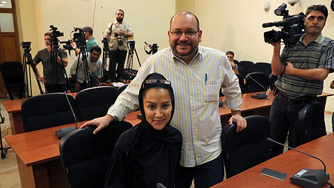 Jason Rezaian mit seiner iranischen Frau im Jahr 2013 (Archivbild).