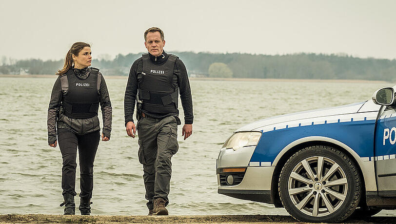 "Stralsund - Blutlinien": Thomas Jung (Johannes Zirner) und Nina Petersen (Katharina Wackernagel) sind heute Abend wieder im Einsatz "Stralsund - Blutlinien": Thomas Jung (Johannes Zirner) und Nina Petersen (Katharina Wackernagel) sind heute Abend wieder im Einsatz