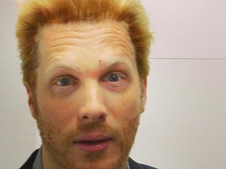 Oliver Pocher ahmt seinen Gegner Boris Becker nach