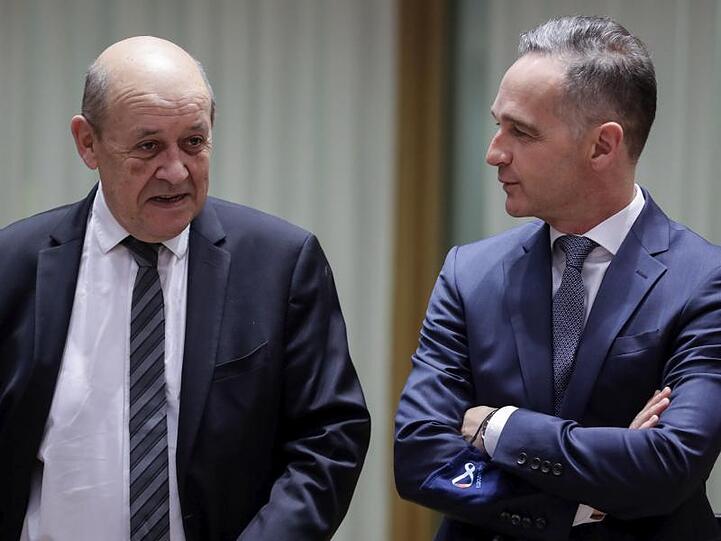 Bundesaußenminister Heiko Maas und sein französischer Amtskollege Jean-Yves Le Drian beim EU-Außenminister-Treffen in Brüssel.