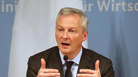 Der französische Staat hält 15 Prozent an Renault. Deshalb verlangt Wirtschaftsminister Bruno Le Maire die Zusicherung, dass im Falle einer Fusion Stellen in Frankreich erhalten bleiben.