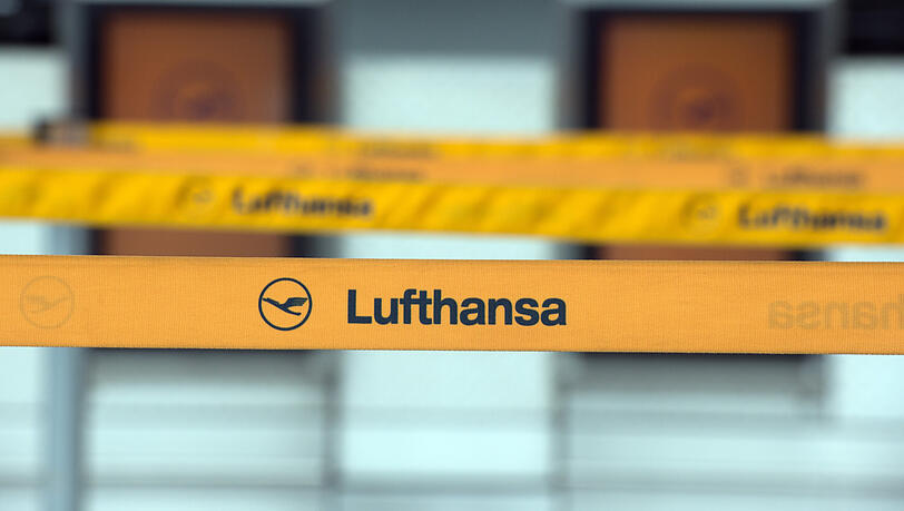 Mindestens 3.100 Flüge streicht die Lufthansa in den Monaten Juli und August von München und Frankfurt.