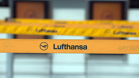 Mindestens 3.100 Flüge streicht die Lufthansa in den Monaten Juli und August von München und Frankfurt.