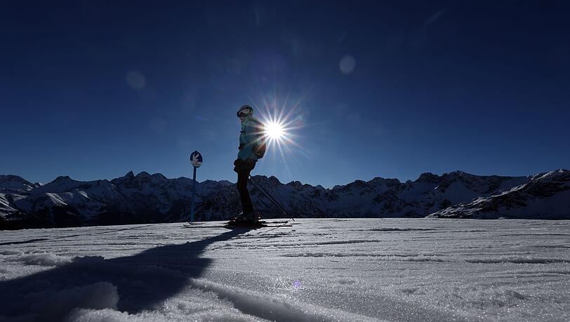 In den Alpen soll sich am Wochenende auch die Sonne blicken lassen. (Archivbild) In den Alpen soll sich am Wochenende auch die Sonne blicken lassen. (Archivbild)