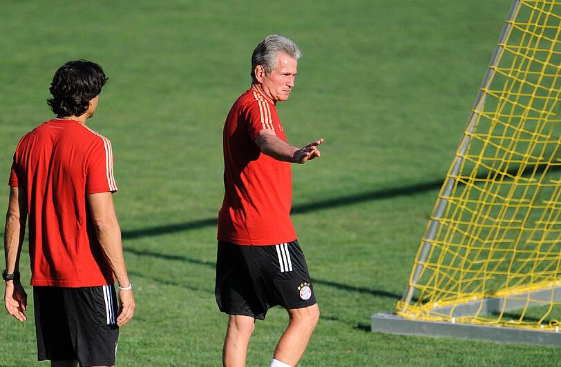 Schwitzen beim Training: Die Bayern bereiten sich auf das Spiel gegen Villarreal vor - Unsere Fotografen waren beim Training dabei.