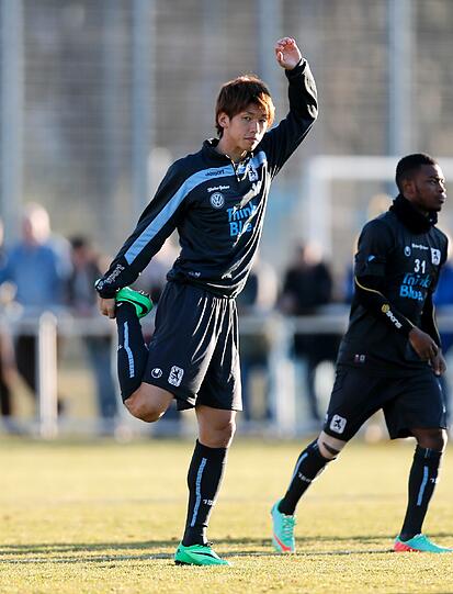 Die erste Trainingseinheit des japanischen Stürmers.
