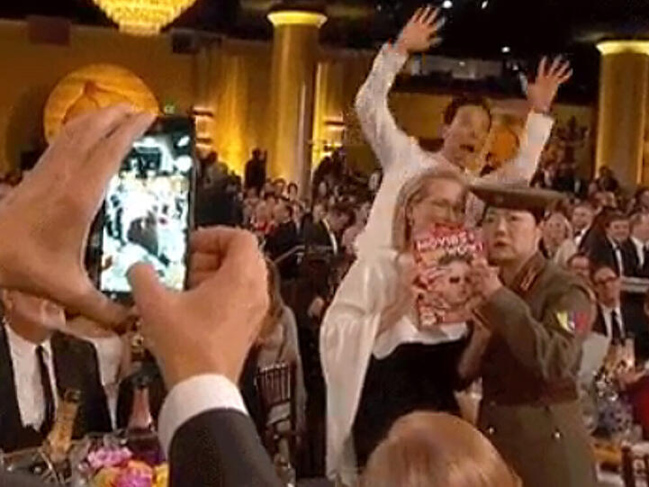 Benedict Cumberbatch weiß, wie man photobombt