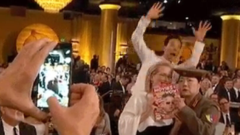 Benedict Cumberbatch weiß, wie man photobombt Benedict Cumberbatch weiß, wie man photobombt