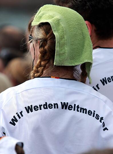 Die Temperaturen sind im Moment zwar nicht ganz so heiß wie bei der Herren WM in Südafrika, aber etwas Abkühlung ist dennoch willkommen.