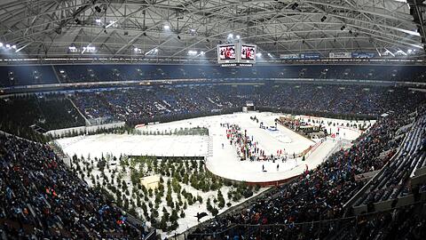 40 00 begeisterte Zuschauer waren bei der Biathlon Party "auf Schalke".