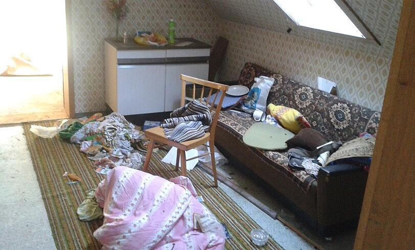 HOHENWART: Diese Doppelhaushälfte in der Oberpfalz ist seit 13 Jahren unbewohnt &ndash; und abbruchreif.