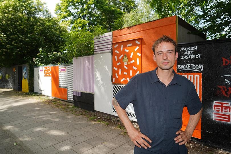 "Meine Mission ist es, zu verbinden zwischen zeitgenössischer Kunst, klassischer Graffiti und Urban Art", sagt der Künstler Dinomaat. Sein Kunstwerk heißt "Transfer".