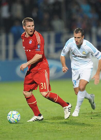 Der FC Bayern gewinnt in einem mäßigen Spiel souverän mit 2:0 bei Olympique Marseille und kann fürs Halbfinale gegen Real Madrid planen. Schweinsteiger holt sich Gelbsperre fürs Rückspiel - sehen Sie hier die Bilder...