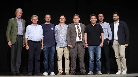 Der Verwaltungsrat des TSV 1860 (v.l.): Robert von Bennigsen, Dr. Klaus Leipold, Sascha Königsberg, Nicolai
Walch, Dr. Markus Drees, Athanasios &bdquo;Saki&ldquo; Stimoniaris,Richard Ostermeier, Sebastian Seeböck und Verena Dietl (nicht im Bild.